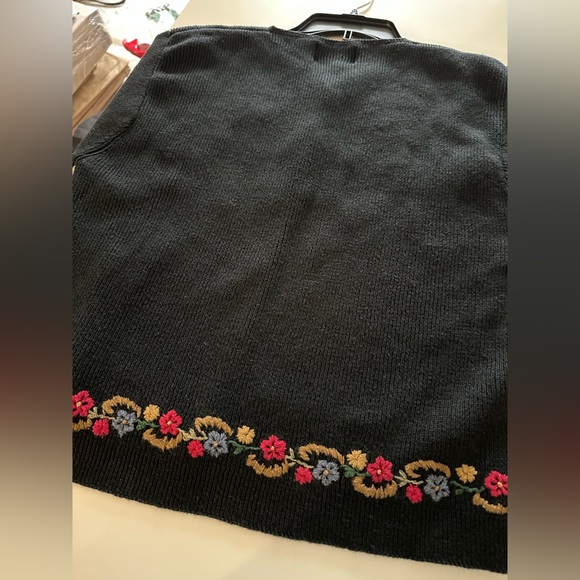 Vintage Woolrich Floral Embroidered Button Cardigan Sweater Cottagecore M Boho - Picture 8 of 9